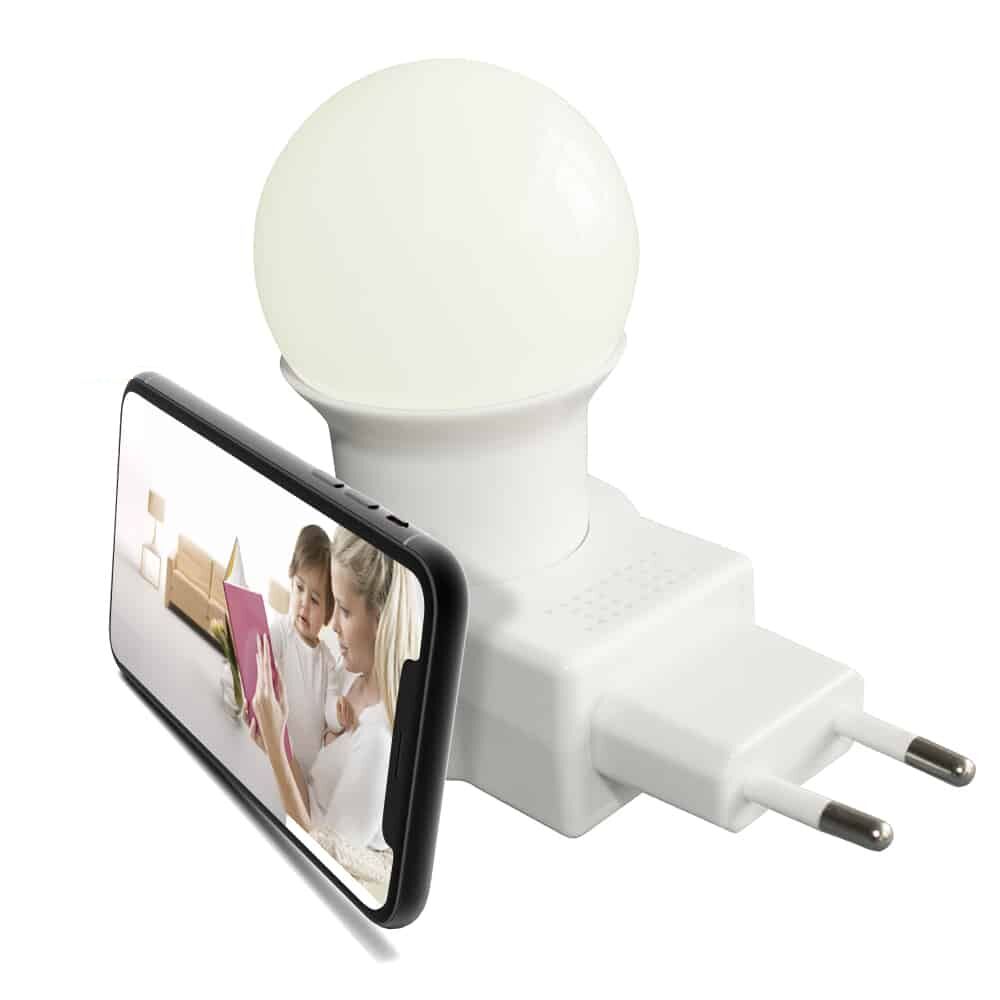 מצלמה נסתרת במנורת לילה