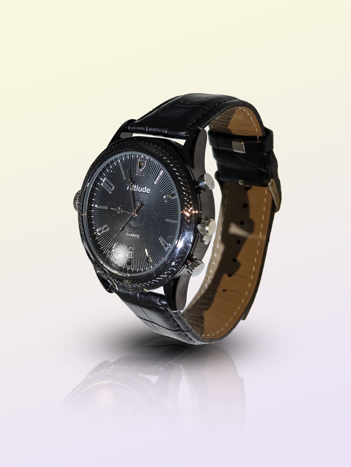 שעון יד אנלוגי עם מצלמה נסתרת