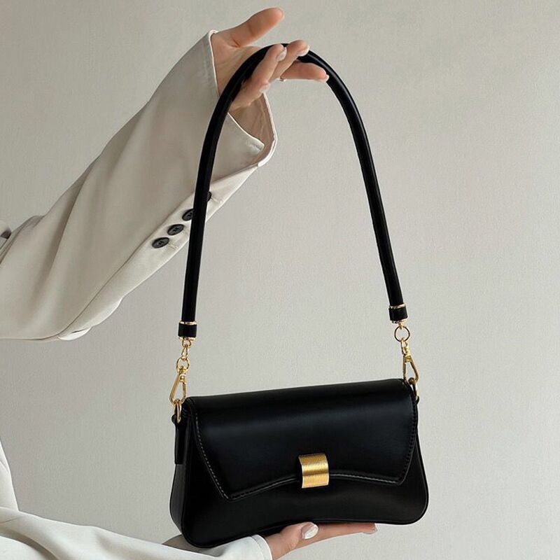 מצלמה נסתרת בתיק לאישה רצועת עור