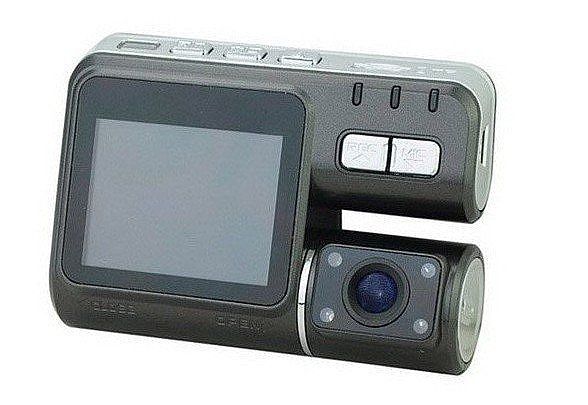 מצלמה לרכב עם עדשה כפולה