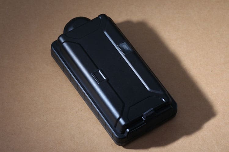 מערכת מעקב GPS עם מגנט